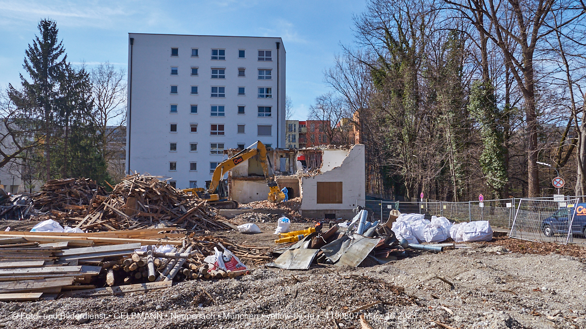 16.03.2023 - Die Crux der schwarzen Aluschindeln